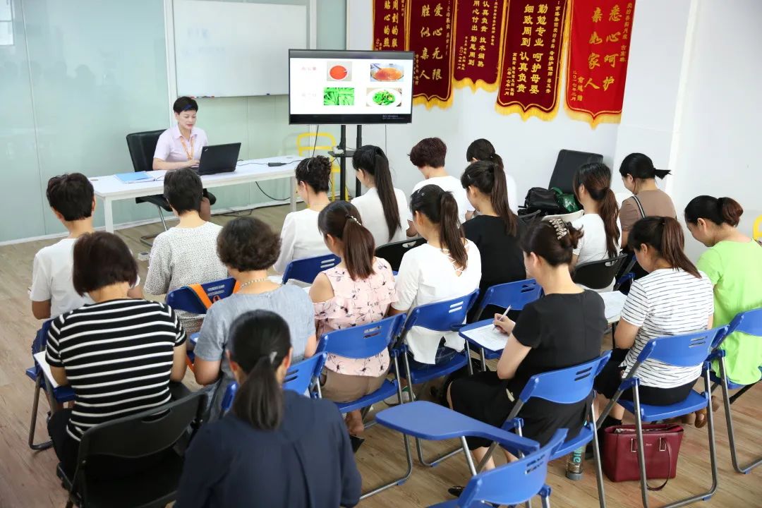新人創(chuàng)業(yè)開家政公司，想賺錢必須注意這4件事！