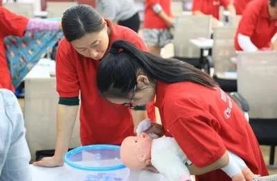 2022年創(chuàng)業(yè)開家政公司，你需要邁過這4道坎！